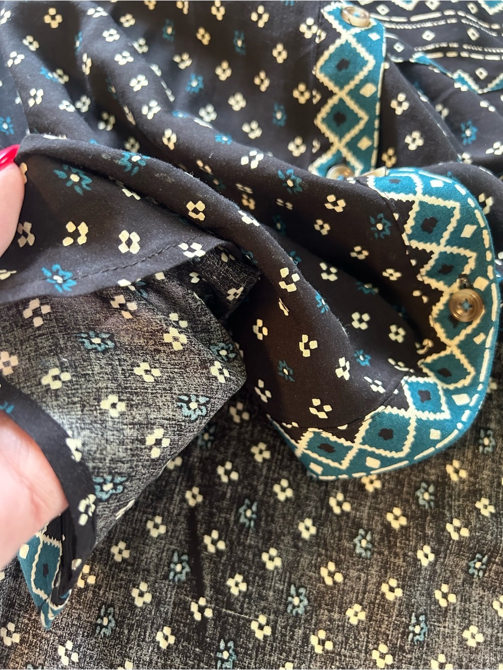 Anthropologie Akemi + Kin Black & Teal Sleeveless Button-Down Shirt - Picture 15 of 16